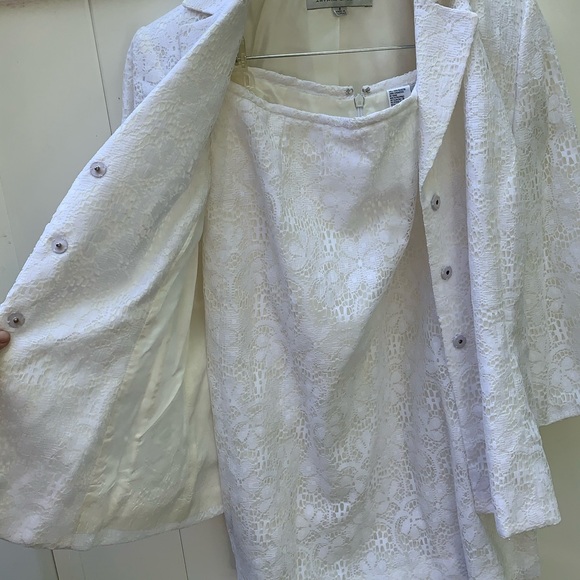 NWT Tahari White Overlay Skirted Suit Bride 8 - Picture 3 of 5